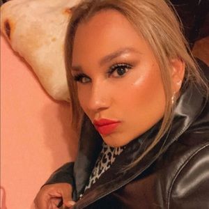 Meet your Posher, Anielka